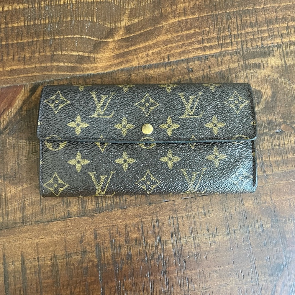 Louis Vuitton Sarah Wallet